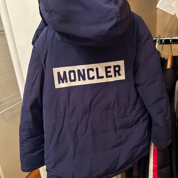 Moncler sz 5A blue warm down jacket. - Picture 10 of 10